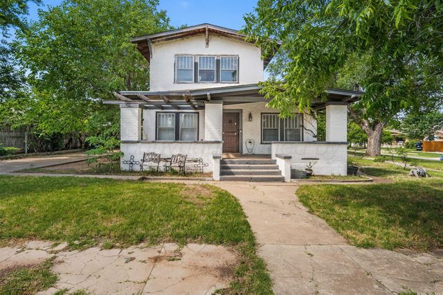 300 E 4th Street, Clarendon, TX 79226