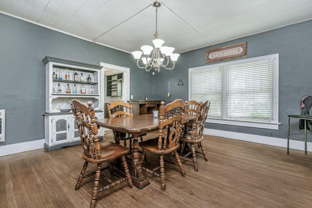 300 E 4th Street, Clarendon, TX 79226