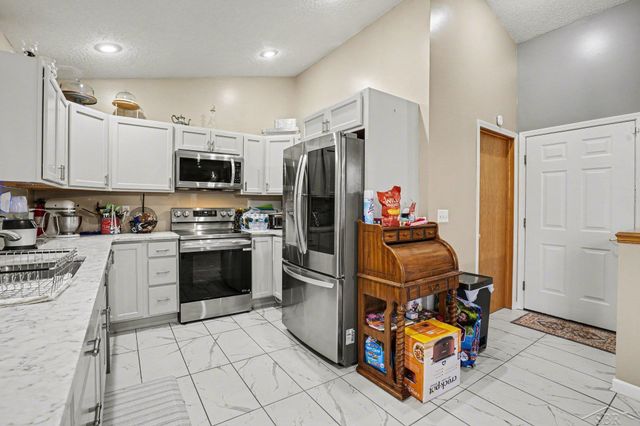 2977 Oaklawn Park, Saginaw, MI 48603