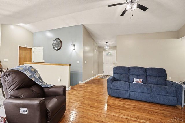 2977 Oaklawn Park, Saginaw, MI 48603