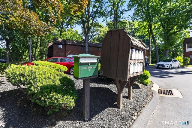 550 Darling Street 5H, Southington, CT 06489
