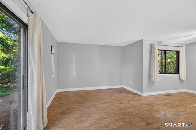 550 Darling Street 5H, Southington, CT 06489