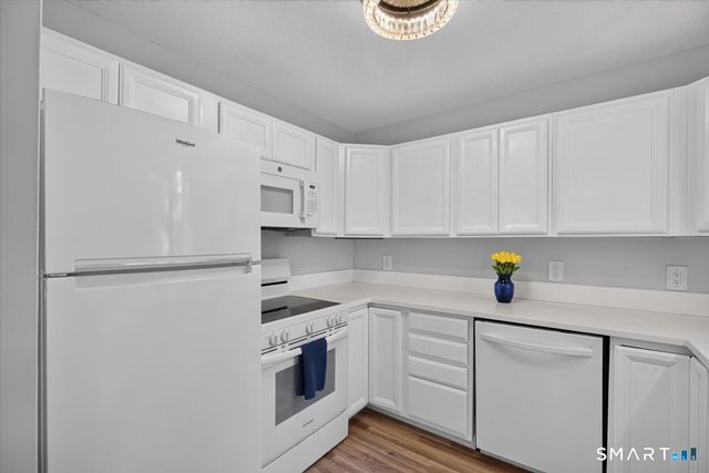 550 Darling Street 5H, Southington, CT 06489