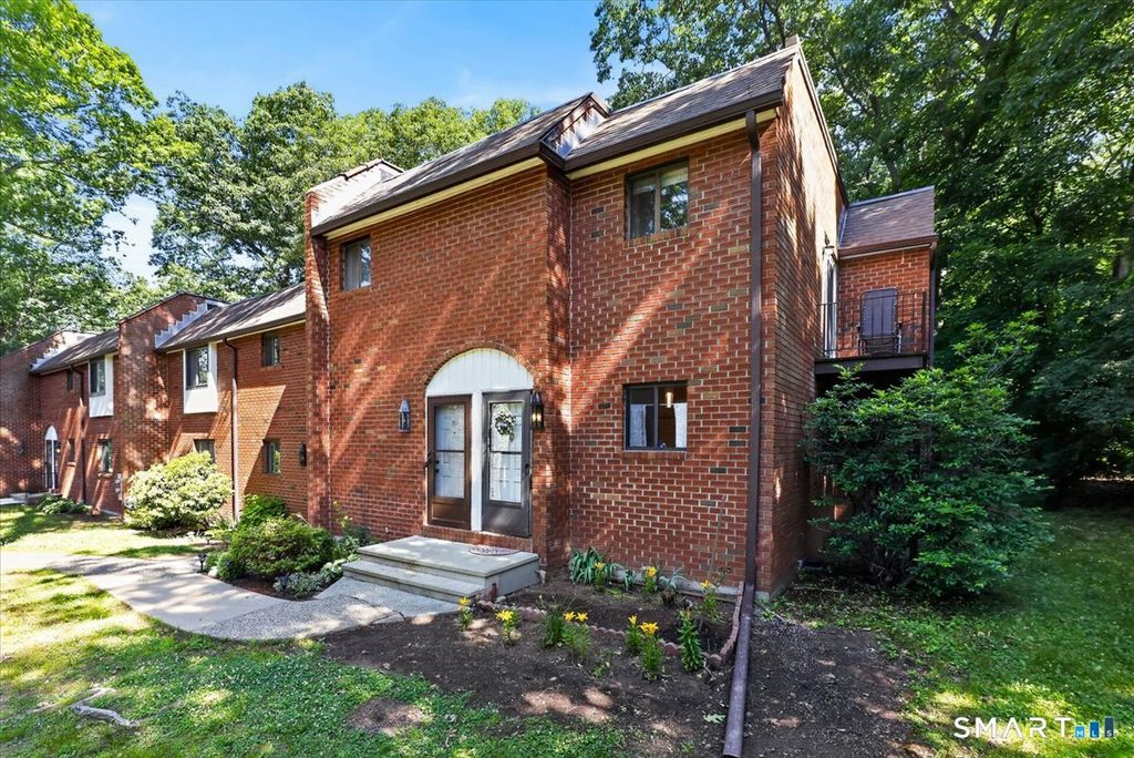 550 Darling Street 5H, Southington, CT 06489