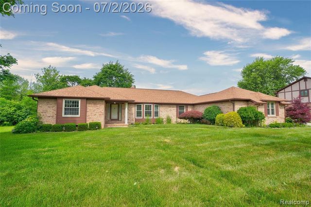 1225 Old Timber Trail, Flint, MI 48532