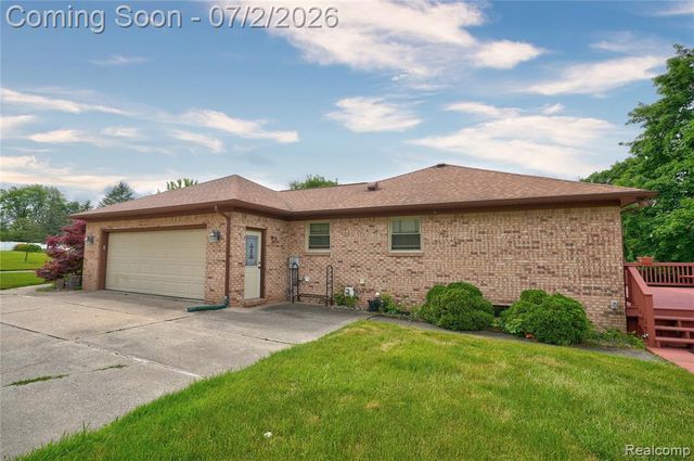 1225 Old Timber Trail, Flint, MI 48532