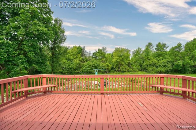 1225 Old Timber Trail, Flint, MI 48532