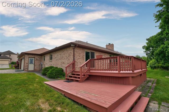 1225 Old Timber Trail, Flint, MI 48532