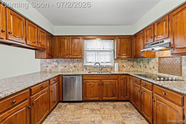 1225 Old Timber Trail, Flint, MI 48532