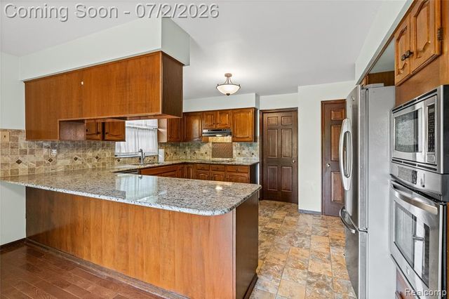 1225 Old Timber Trail, Flint, MI 48532