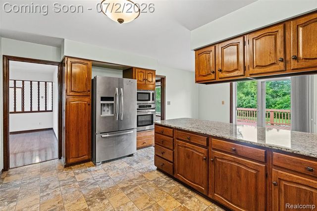 1225 Old Timber Trail, Flint, MI 48532