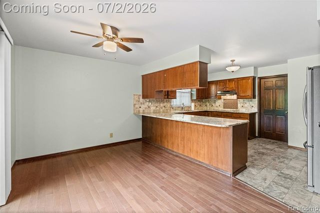 1225 Old Timber Trail, Flint, MI 48532