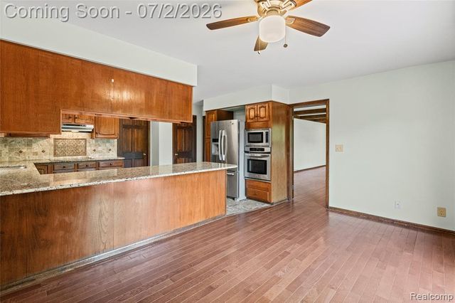 1225 Old Timber Trail, Flint, MI 48532