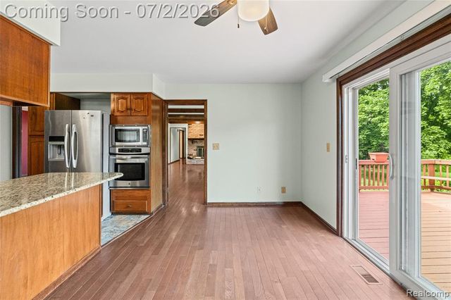 1225 Old Timber Trail, Flint, MI 48532