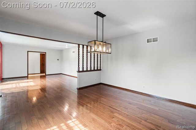1225 Old Timber Trail, Flint, MI 48532