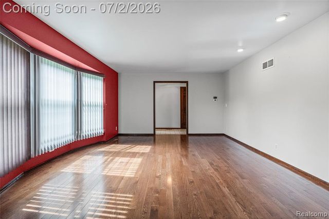 1225 Old Timber Trail, Flint, MI 48532