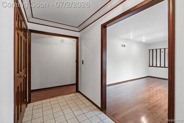 1225 Old Timber Trail, Flint, MI 48532