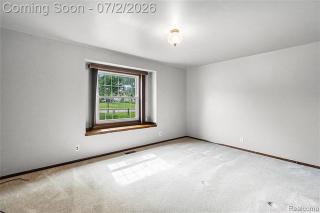 1225 Old Timber Trail, Flint, MI 48532