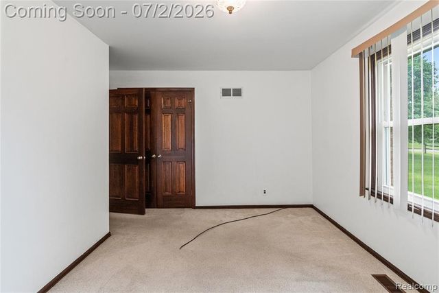 1225 Old Timber Trail, Flint, MI 48532