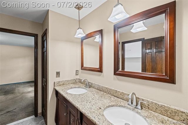 1225 Old Timber Trail, Flint, MI 48532