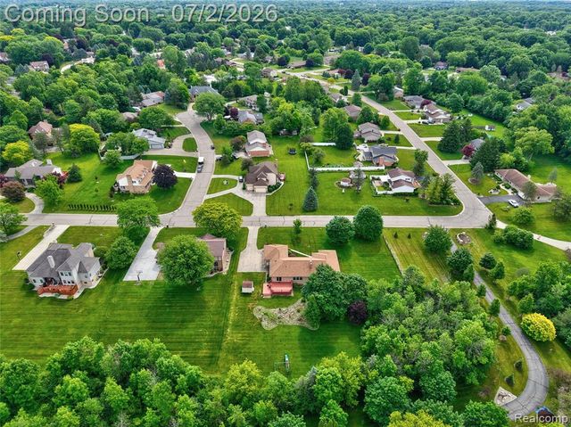 1225 Old Timber Trail, Flint, MI 48532