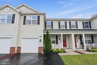 240 E MISSION LANE LN E #240, Levittown, PA 19054