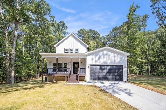 3220 Sweetbriar Dr., Villa Rica, GA 30180