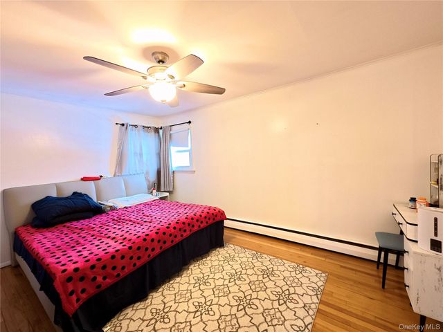 10 Kings Park Road, Commack, NY 11725