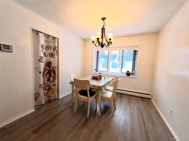 10 Kings Park Road, Commack, NY 11725