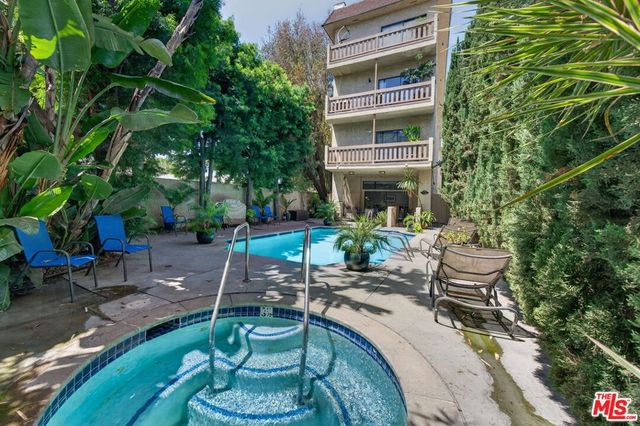 832 Palm Avenue 102, West Hollywood, CA 90069