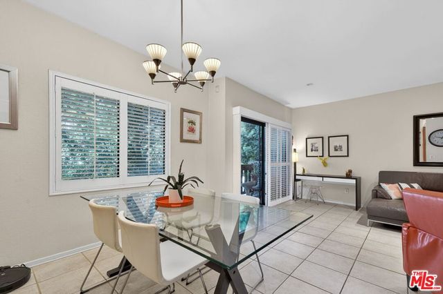 832 Palm Avenue 102, West Hollywood, CA 90069