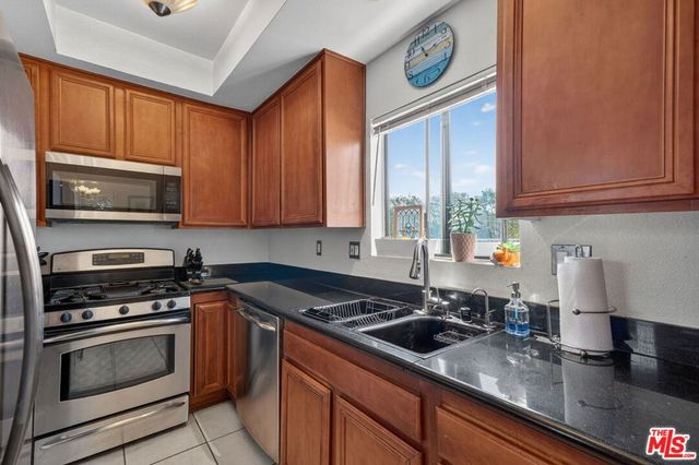 832 Palm Avenue 102, West Hollywood, CA 90069
