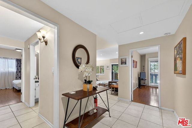 832 Palm Avenue 102, West Hollywood, CA 90069