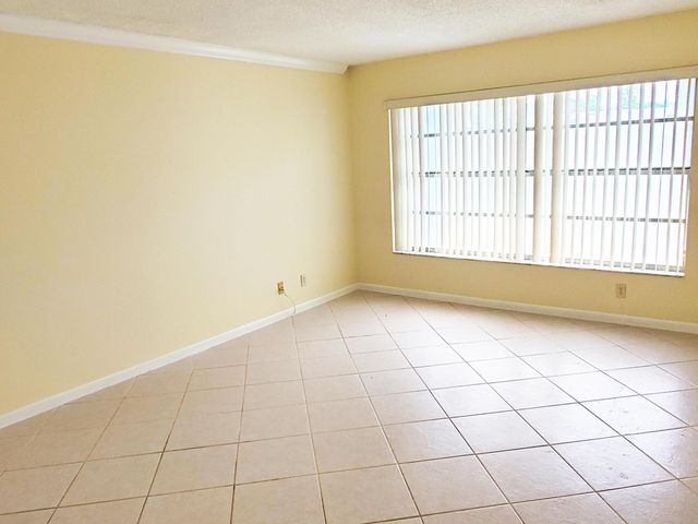 4345 Lucerne Villas Lane, Lake Worth, FL 33467