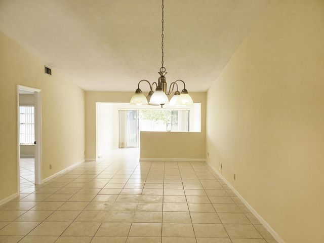 4345 Lucerne Villas Lane, Lake Worth, FL 33467
