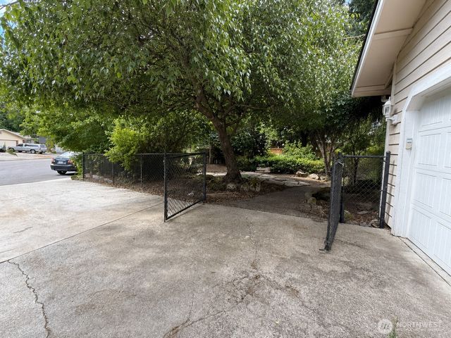 8109 186th Street Ct E, Puyallup, WA 98375