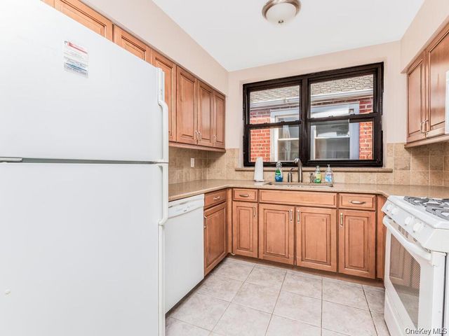 1863 Williamsbridge Road, Bronx, NY 10461