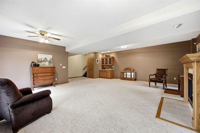 2792 Holly Court NW, Swisher, IA 52238