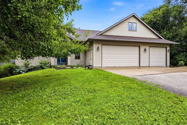 2792 Holly Court NW, Swisher, IA 52238