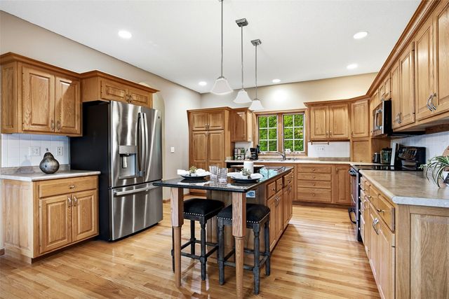 2792 Holly Court NW, Swisher, IA 52238