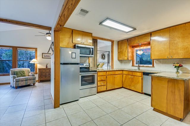 300 DEER LAKE ESTATES, Wimberley, TX 78676