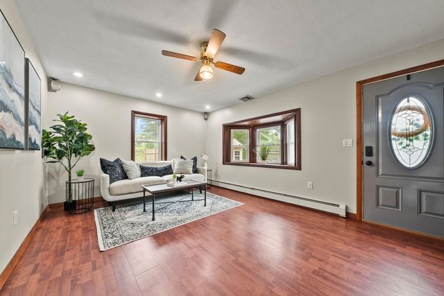7 Riverview Dr, Middleton, MA 01949