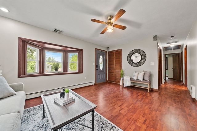7 Riverview Dr, Middleton, MA 01949
