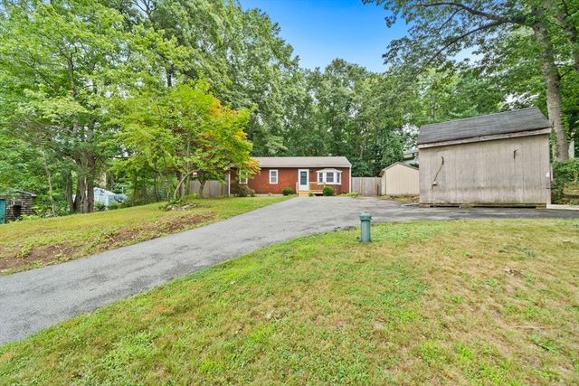 7 Riverview Dr, Middleton, MA 01949
