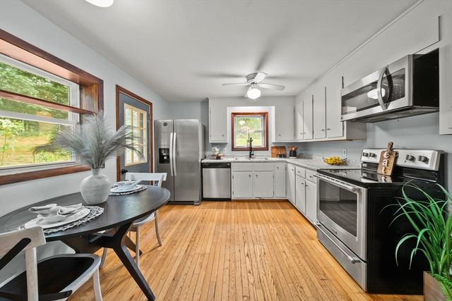 7 Riverview Dr, Middleton, MA 01949