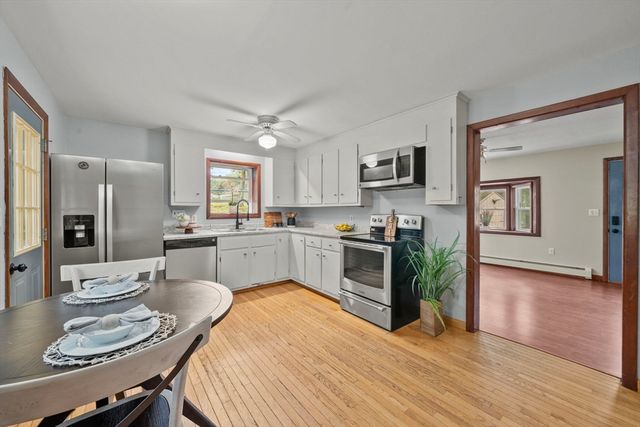 7 Riverview Dr, Middleton, MA 01949