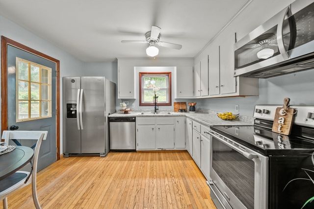 7 Riverview Dr, Middleton, MA 01949