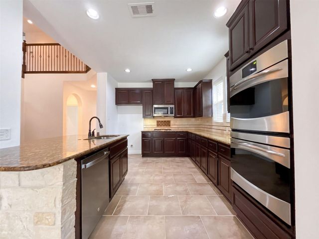 312 Overland Trace, Montgomery, TX 77316