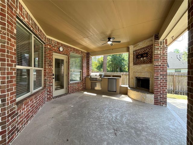 312 Overland Trace, Montgomery, TX 77316