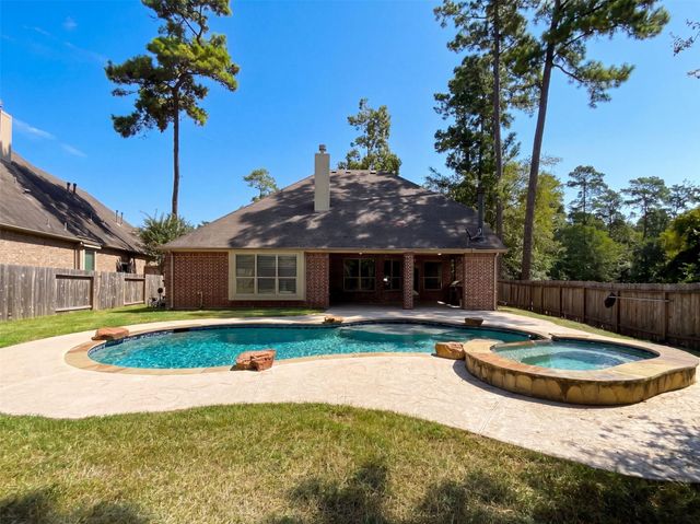 312 Overland Trace, Montgomery, TX 77316